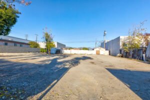 10560-Ilex-Ave-2
