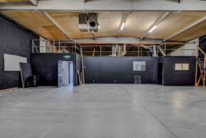 13133_Saticoy_St_North_Hollywood_04-1170x785