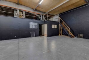 13133_Saticoy_St_North_Hollywood_06-1170x785