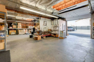 2107-Border-Ave-27